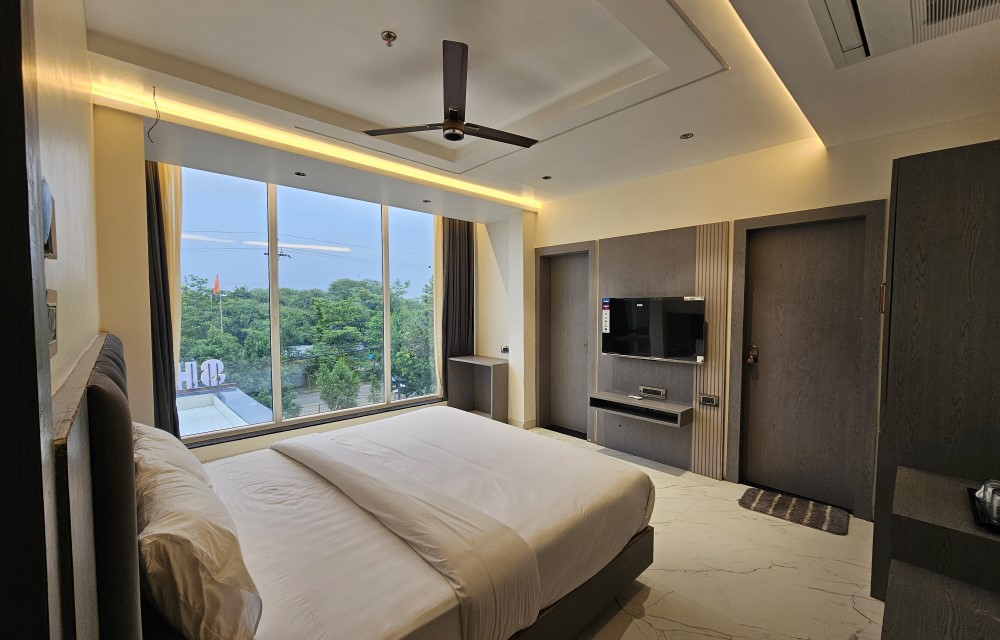 The Perfect Blend: How Hotels Are Redefining Business and Leisure Travel